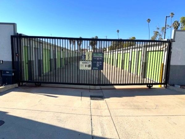 Extra Space Storage - 1540 - Ventura - 375 S Laurel St - 375 South Laurel Street