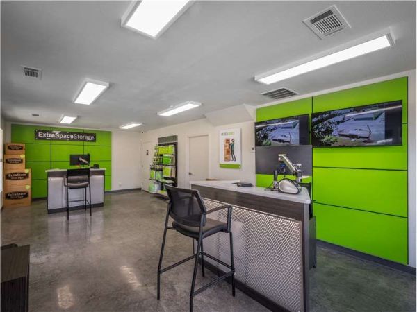 Extra Space Storage - 1552 - Lawrenceville - Hurricane Shoals Rd - 98 Hurricane Shoals Road Northeast