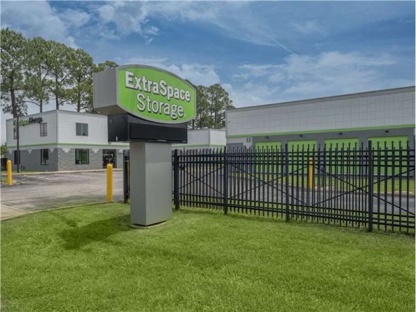 Extra Space Storage - 1584 - Hampton - Pembroke Ave - 1141 West Pembroke Avenue
