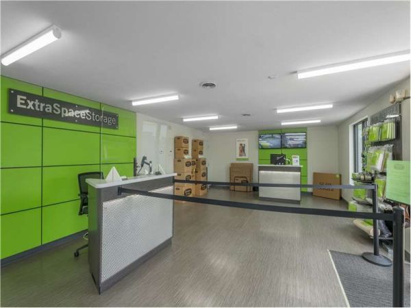 Extra Space Storage - 1584 - Hampton - Pembroke Ave - 1141 West Pembroke Avenue