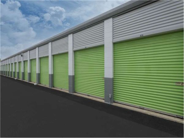 Extra Space Storage - 1584 - Hampton - Pembroke Ave - 1141 West Pembroke Avenue