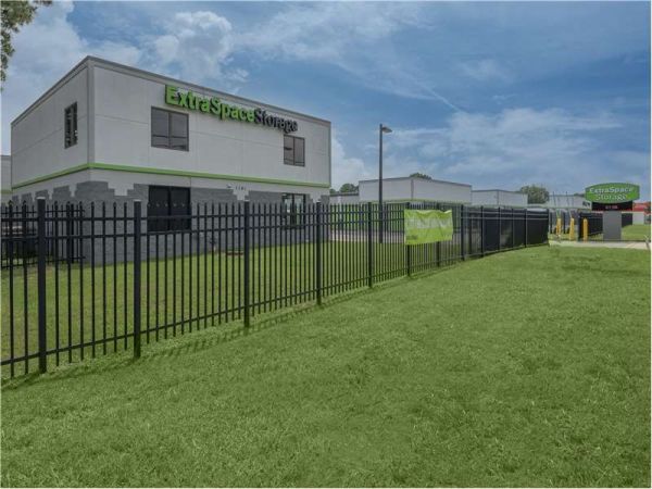 Extra Space Storage - 1584 - Hampton - Pembroke Ave - 1141 West Pembroke Avenue