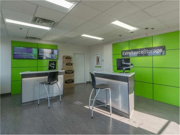 Extra Space Storage - 1736 - Henderson - Racetrack Rd - 733 South Racetrack Road