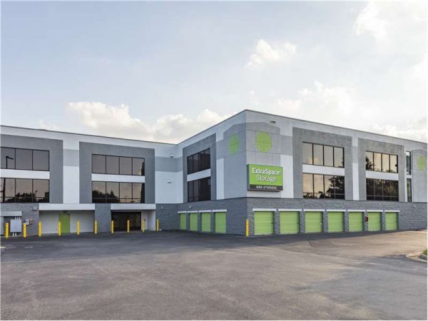 Extra Space Storage - 1778 - Hampton - LaSalle Ave - 815 La Salle Avenue