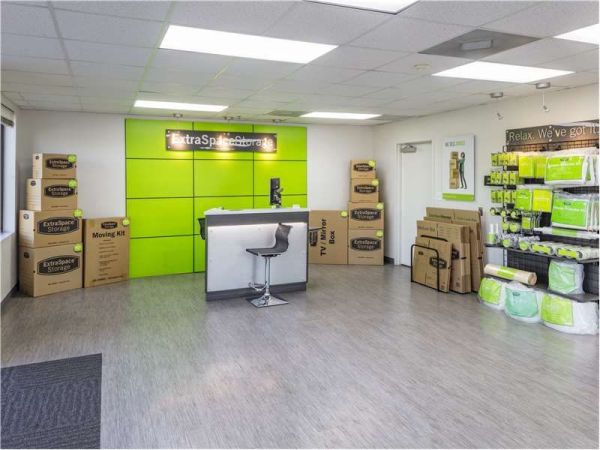 Extra Space Storage - 1778 - Hampton - LaSalle Ave - 815 La Salle Avenue