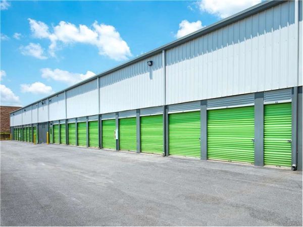 Extra Space Storage - 1800 - Stockbridge - Hudson Bridge Rd - 1461 Hudson Bridge Road