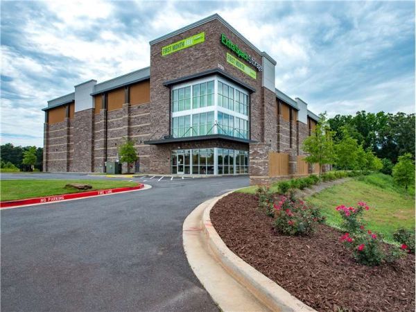 Extra Space Storage - 1626 - Suwanee - Peachtree Pkwy - 3130 Peachtree Parkway