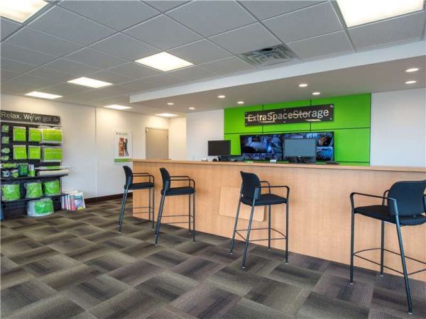 Extra Space Storage - 1626 - Suwanee - Peachtree Pkwy - 3130 Peachtree Parkway