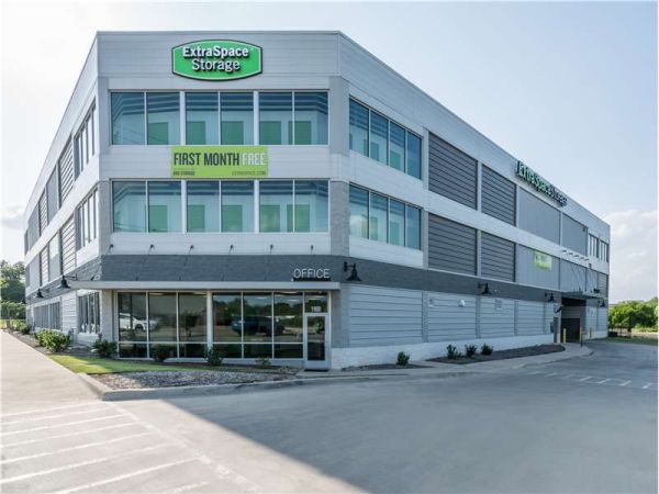 Extra Space Storage - 7007 - Fort Worth - 8th Ave - 1900 Windsor Place