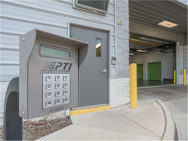 Extra Space Storage - 7007 - Fort Worth - 8th Ave - 1900 Windsor Place
