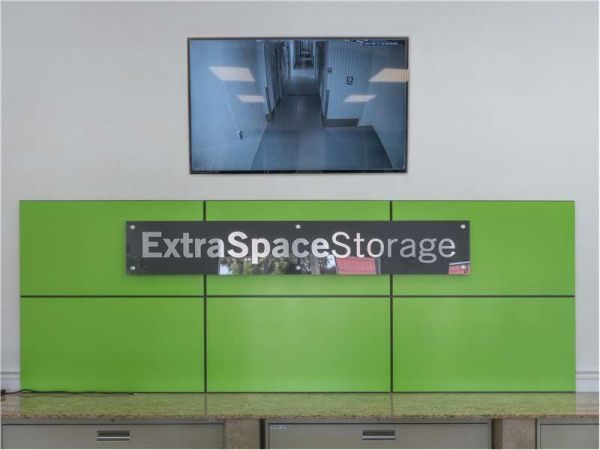 Extra Space Storage - 7199 - Oakland Park - 818 NE 44th St - 818 Northeast 44th Street