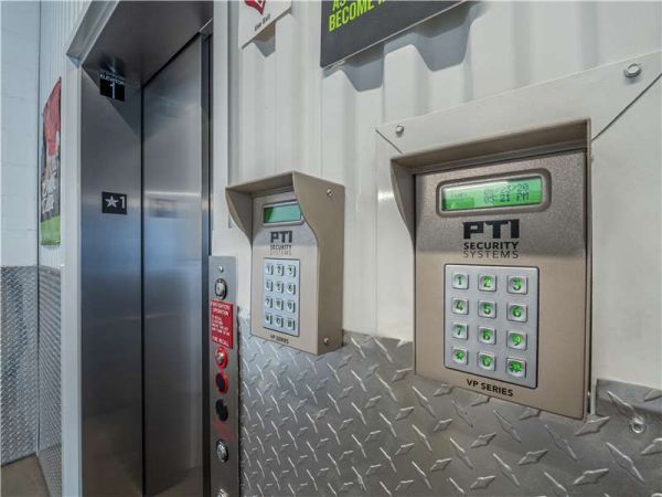 Extra Space Storage - 7306 - Orlando - Primrose Dr - 408 North Primrose Drive