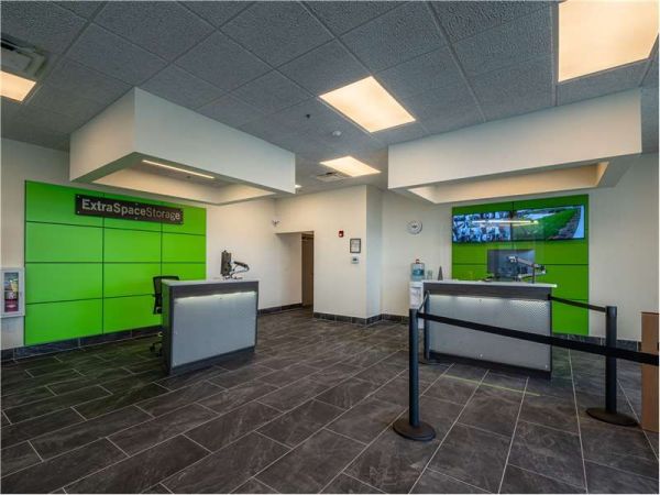 Extra Space Storage - 7306 - Orlando - Primrose Dr - 408 North Primrose Drive
