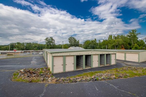 T8 Storage Solutions - Malvern - 402 Section Line Street