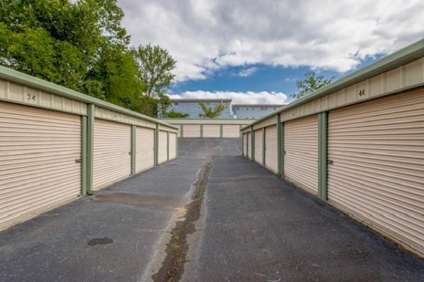 T8 Storage Solutions - Malvern - 402 Section Line Street