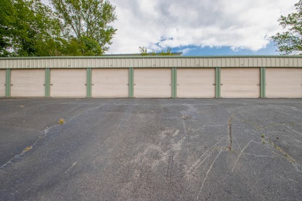T8 Storage Solutions - Malvern - 402 Section Line Street