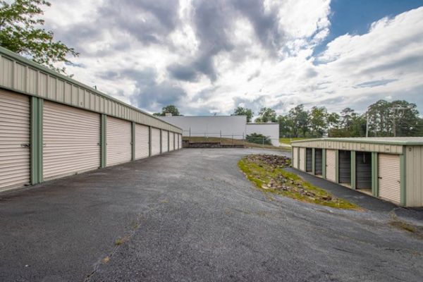 T8 Storage Solutions - Malvern - 402 Section Line Street