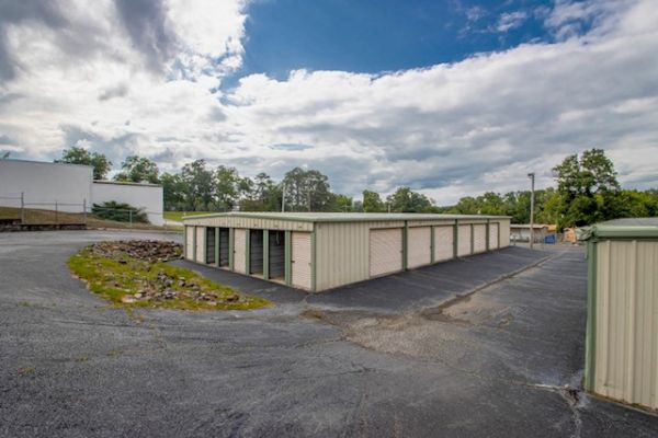T8 Storage Solutions - Malvern - 402 Section Line Street