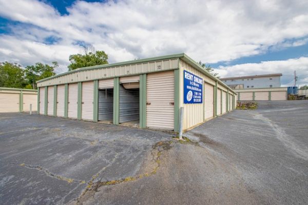 T8 Storage Solutions - Malvern - 402 Section Line Street