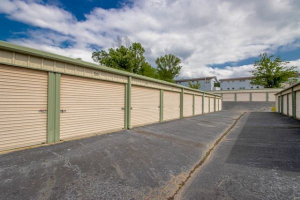 T8 Storage Solutions - Malvern - 402 Section Line Street