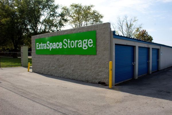 Extra Space Storage - 2112 - Sullivan - Section St - 1912 North Section Street