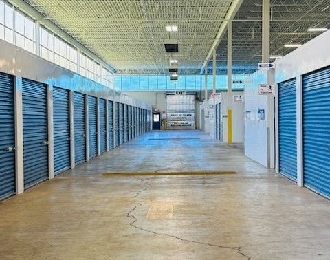 Extra Space Storage - 2120 - Bloomington - Patterson Dr - 301 West Patterson Drive