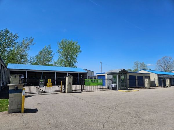 Extra Space Storage - 2186 - Columbus - Indianapolis Rd - 4072 North Indianapolis Road