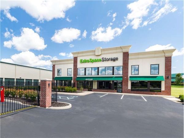 Extra Space Storage - 8634 - Fishers - Brooks School Rd - 11775 Brooks School Road