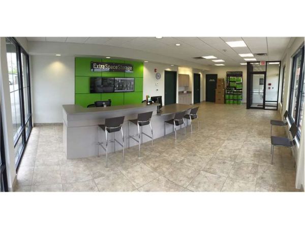 Extra Space Storage - 8634 - Fishers - Brooks School Rd - 11775 Brooks School Road