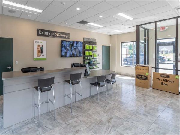 Extra Space Storage - 8936 - Fishers - Allisonville Office Dr - 10986 Allisonville Office Drive