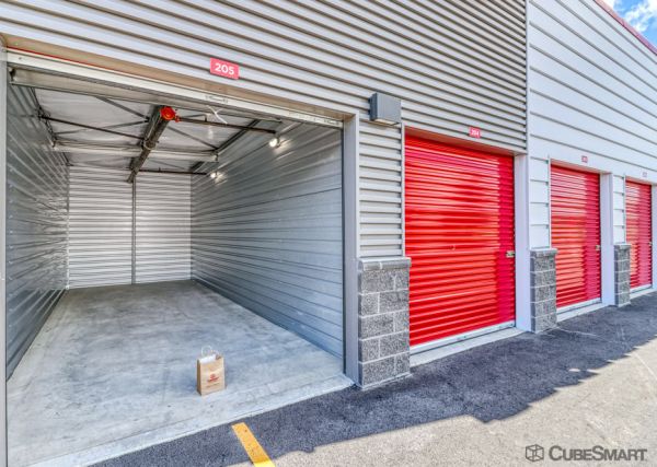 CubeSmart Self Storage - 3909 Bennett Drive - 3909 Bennett Drive