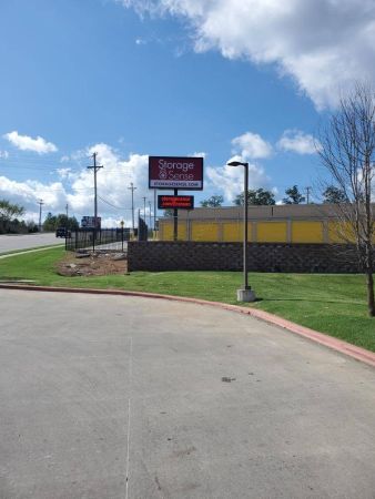 Storage Sense - Branson - 240 Shepherd Of The Hills Expressway