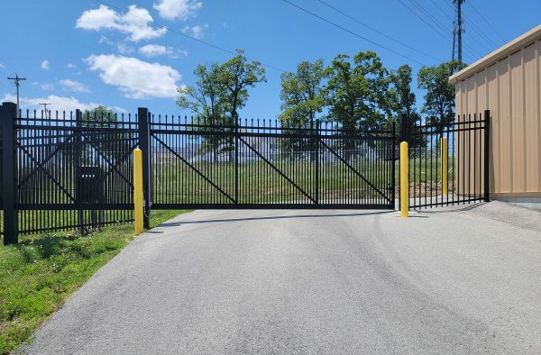 Storage Sense - Branson - 240 Shepherd Of The Hills Expressway