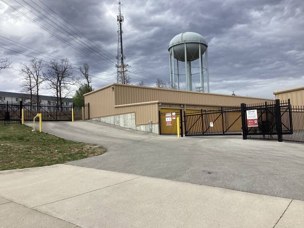 Storage Sense - Branson - 240 Shepherd Of The Hills Expressway