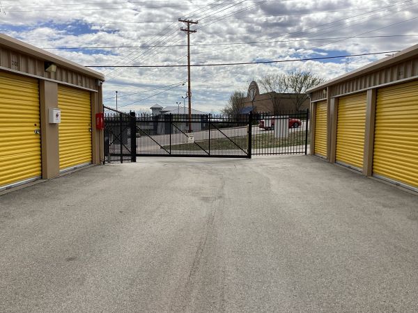 Storage Sense - Branson - 240 Shepherd Of The Hills Expressway