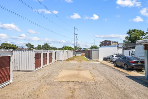 Limitless Storage - Philly - 2030 Cemetery Avenue