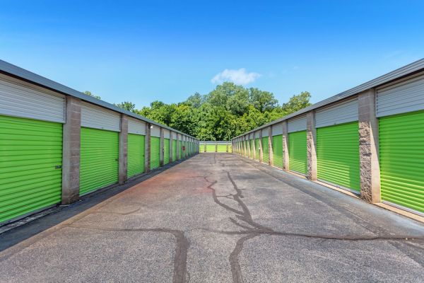 Extra Space Storage - 0680 - Memphis - Covington Way - 4961 Covington Way