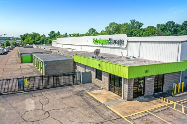 Extra Space Storage - 0680 - Memphis - Covington Way - 4961 Covington Way