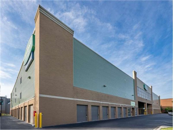 Extra Space Storage - 8155 - Charleston - Heriot St - 2118 Heriot Street