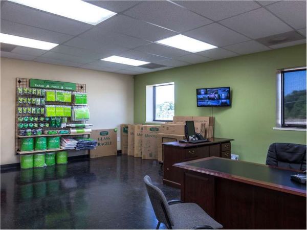Extra Space Storage - 8287 - Kansas City - Holmes Rd - 9435 Holmes Road