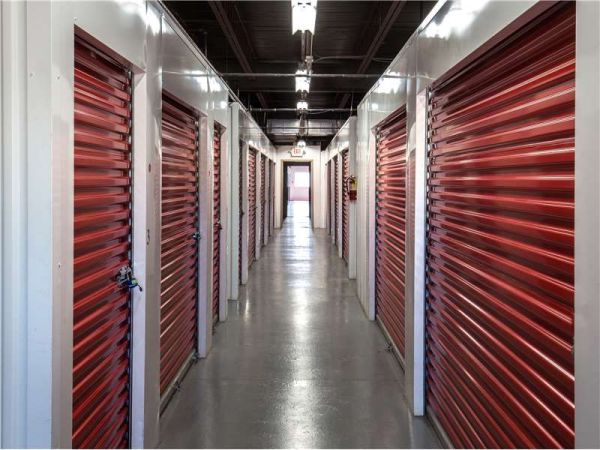 Extra Space Storage - 8287 - Kansas City - Holmes Rd - 9435 Holmes Road