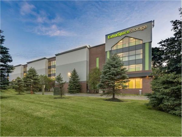 Extra Space Storage - 8350 - Poughkeepsie - South Rd - 2169 South Road