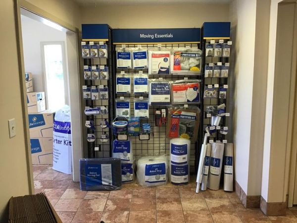 Extra Space Storage - 3065 - Summerville - Old Trolley Road - 422 Old Trolley Road