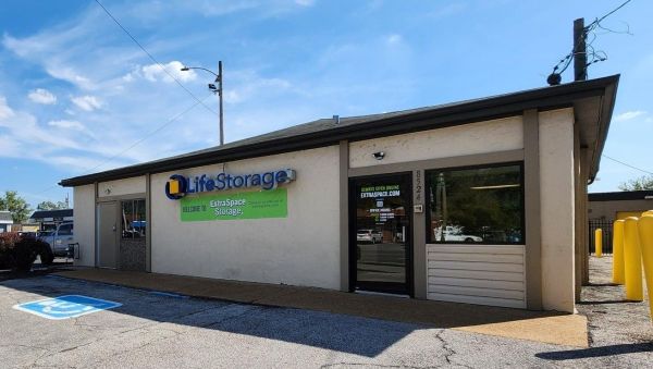 Extra Space Storage - 3364 - Brentwood - Manchester Road - 8524 Manchester Road