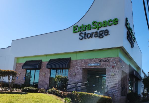 Extra Space Storage - 3424 - Torrance - 190th St - 4320 West 190th Street