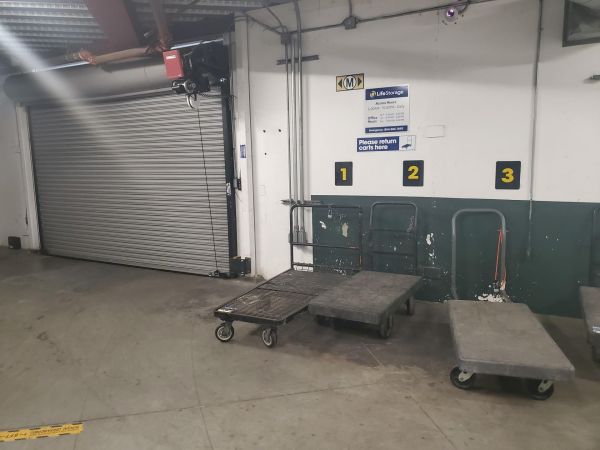Extra Space Storage - 3424 - Torrance - 190th St - 4320 West 190th Street