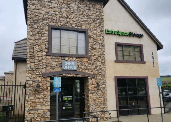 Extra Space Storage - 3513 - El Dorado Hills - Latrobe Rd - 4501 Latrobe Road