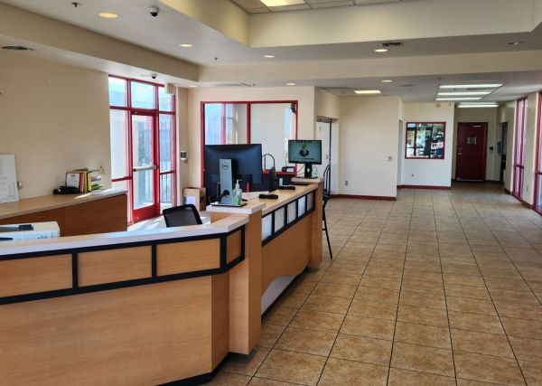 Extra Space Storage - 3561 - Palmdale - Palmdale Blvd - 380 West Palmdale Boulevard