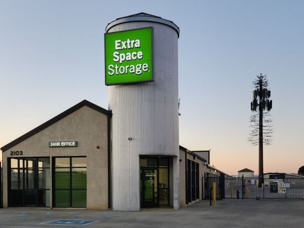 Extra Space Storage - 3562 - Lancaster - Avenue J - 2103 WEST AVENUE J