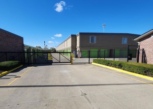 Extra Space Storage - 3569 - Columbus - Evanswood Dr - 4735 Evanswood Drive